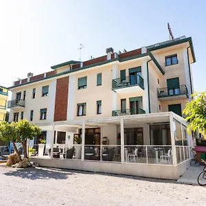 https://hotel-regina-caorle.hotelinveneto.com